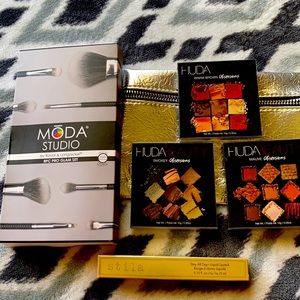 3 Huda Beauty obsessions palettes